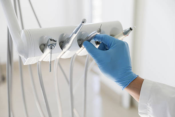 Professional Emergency Dentist technician working in Stuart, IA